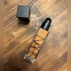 NARS Natural Radiant Foundation - Caracus MD3.3 - Brand New
